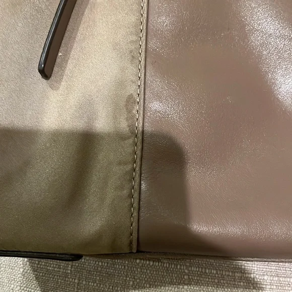 MICHAEL KORS bag large tan:khaki color so much room ! - Picture 7 of 12